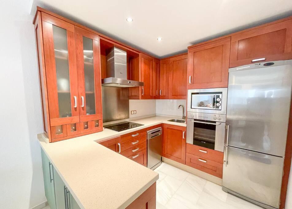 Seafront Apartment With Direct Access To The Beach Τορρεμολίνος Εξωτερικό φωτογραφία